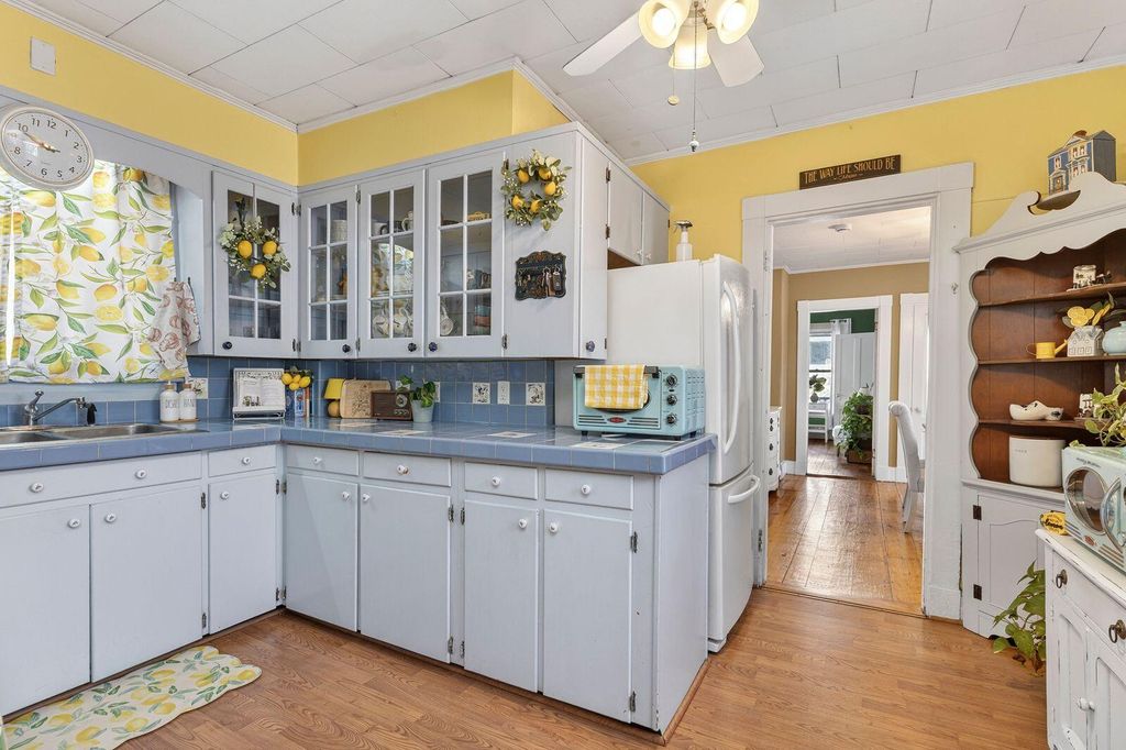 Photo of 39 Park Street, Paris, ME 04281 (MLS # 1657554)