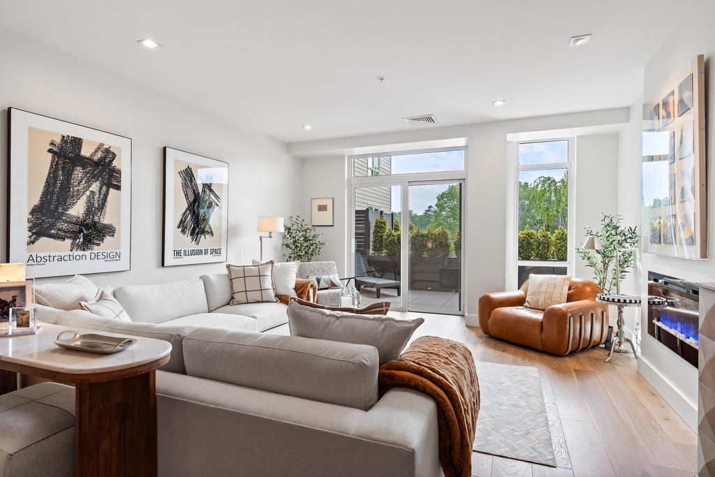 Photo of 267 US Route 1 #309, Falmouth, ME 04105 (MLS # 1652887)