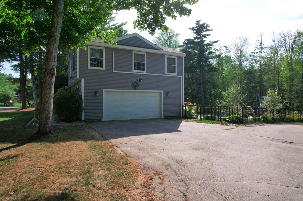 Photo of 1 Eaton Drive, Waterville, ME 04901 (MLS # 1652474)