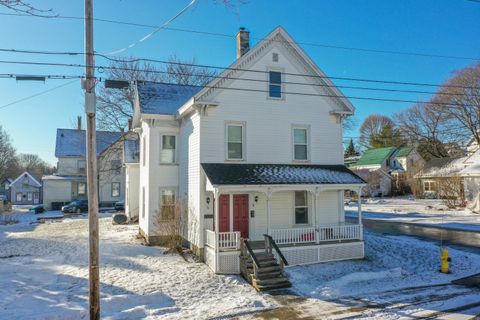 Photo of 68 Masonic Street #3, Rockland, ME 04841 (MLS # 1649354)