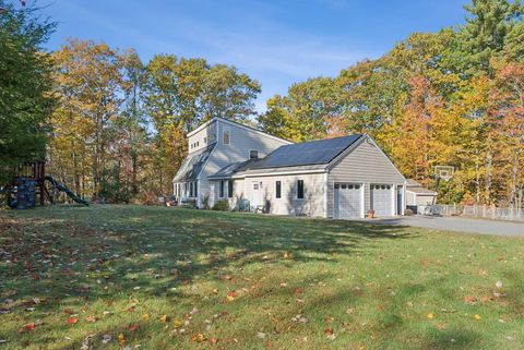 Photo of 15 Susan Lane, Falmouth, ME 04105 (MLS # 1645853)