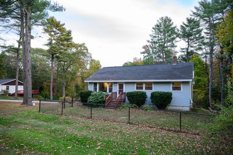 Photo of 3 Tilbury Park, Gardiner, ME 04345 (MLS # 1641100)