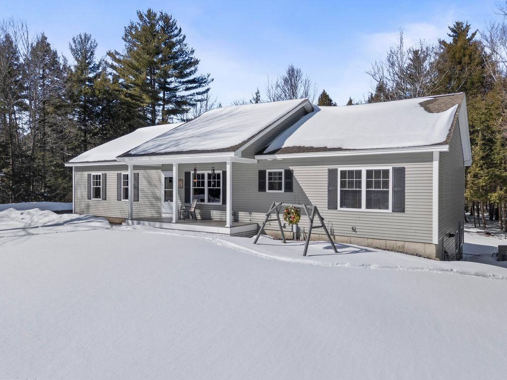 Photo of 107 Highland Ridge, Hollis, ME 04042 (MLS # 1655565)