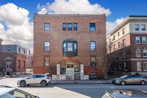 Photo of 20 West Street #3, Portland, ME 04102 (MLS # 1662875)
