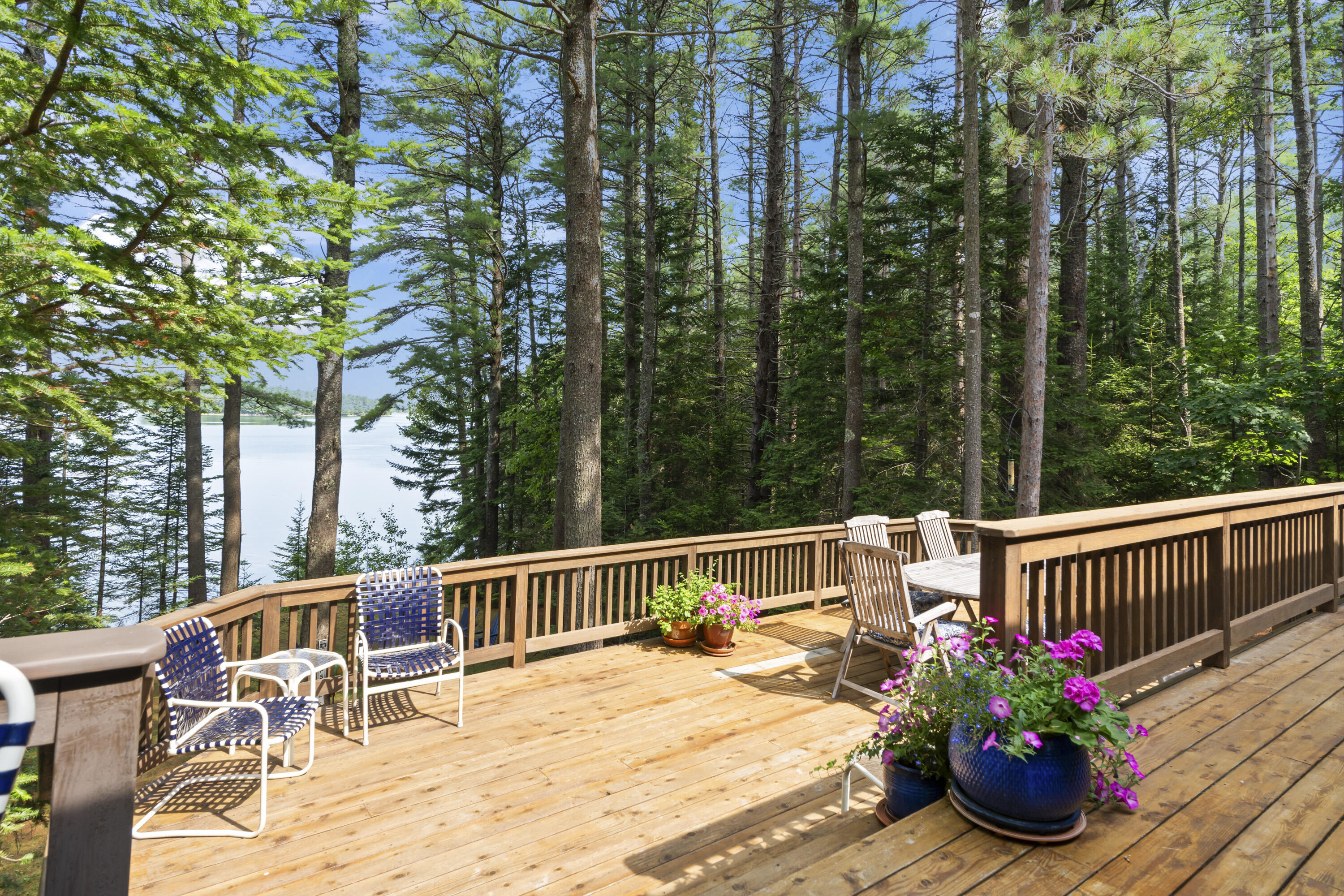 Harpswell, Maine, 04079, United States, 3 Bedrooms Bedrooms, ,2 BathroomsBathrooms,Residential,Active,2041527