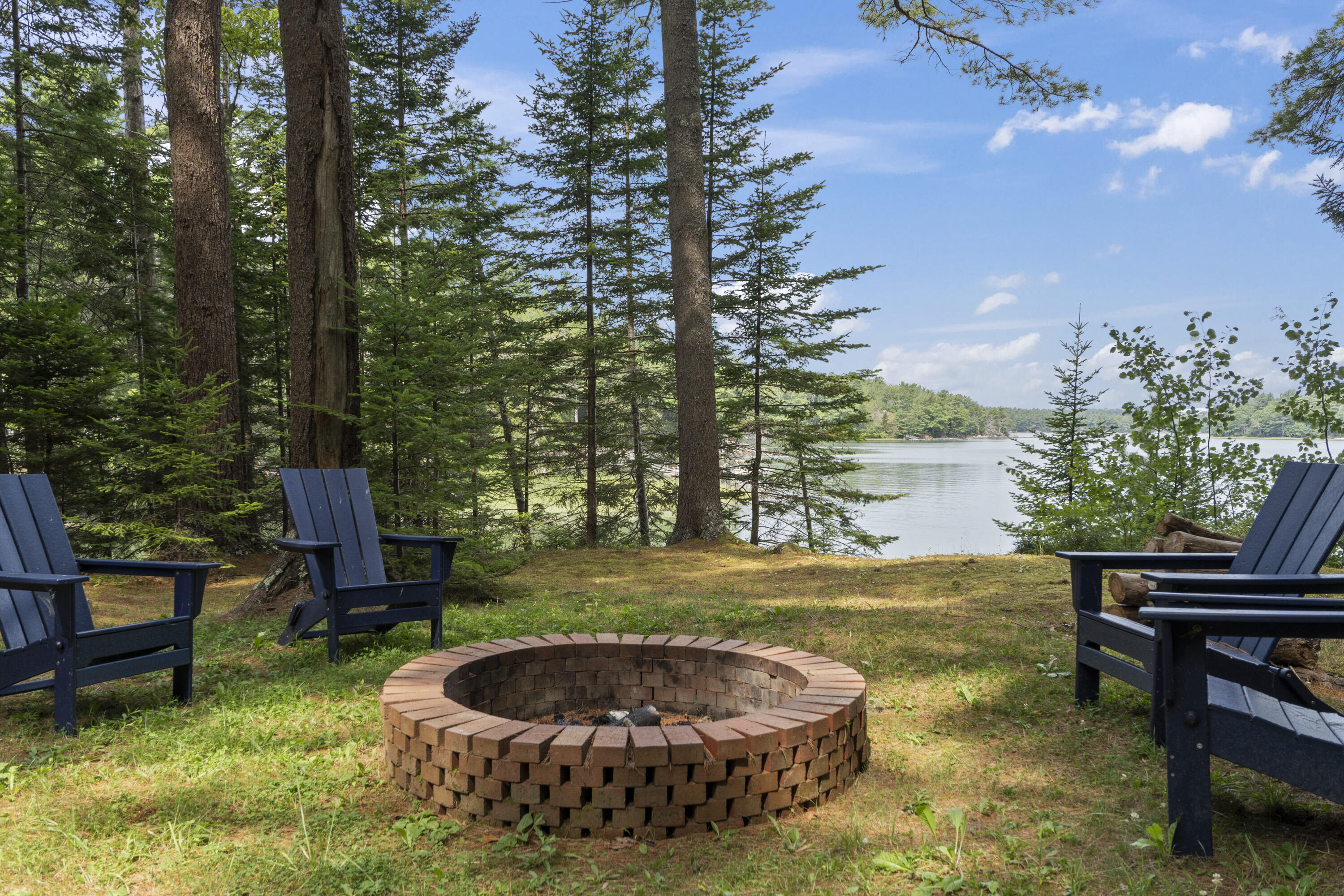 Harpswell, Maine, 04079, United States, 3 Bedrooms Bedrooms, ,2 BathroomsBathrooms,Residential,Active,2041527