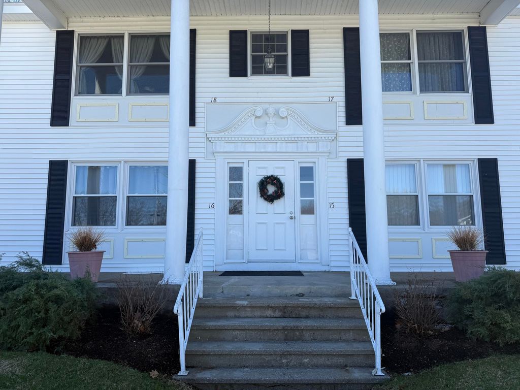 Photo of 17 Veazie Villas #17, Veazie, ME 04401 (MLS # 1659018)