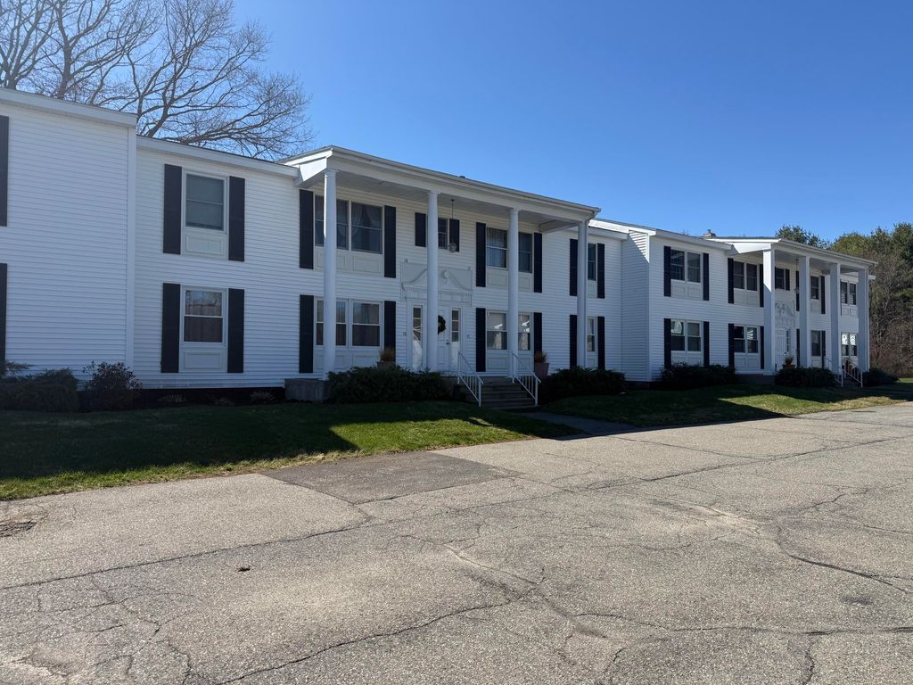 Photo of 17 Veazie Villas #17, Veazie, ME 04401 (MLS # 1659018)