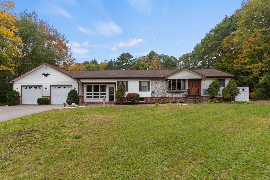 Photo of 40 Hilltop Drive, Arundel, ME 04046 (MLS # 1574628)