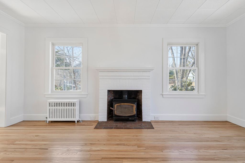 Photo of 60 Oakhurst Road, Cape Elizabeth, ME 04107 (MLS # 1657711)