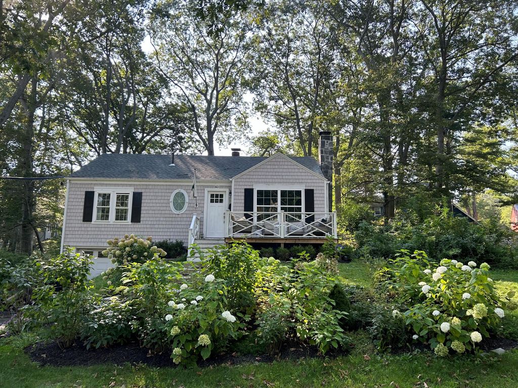 Photo of 60 Oakhurst Road, Cape Elizabeth, ME 04107 (MLS # 1657711)