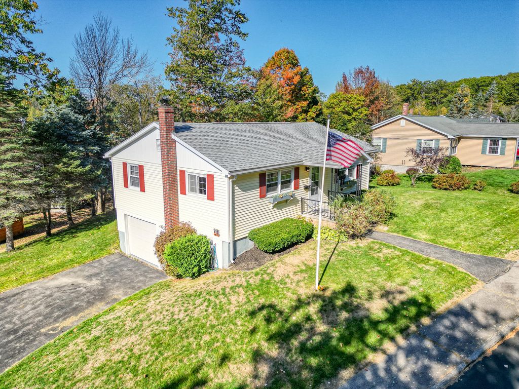 Photo of 8 High Ridge Drive, Augusta, ME 04330 (MLS # 1640342)