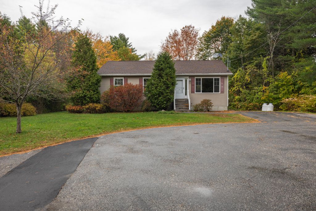 Photo of 11 Alec Street, Lewiston, ME 04240 (MLS # 1641470)
