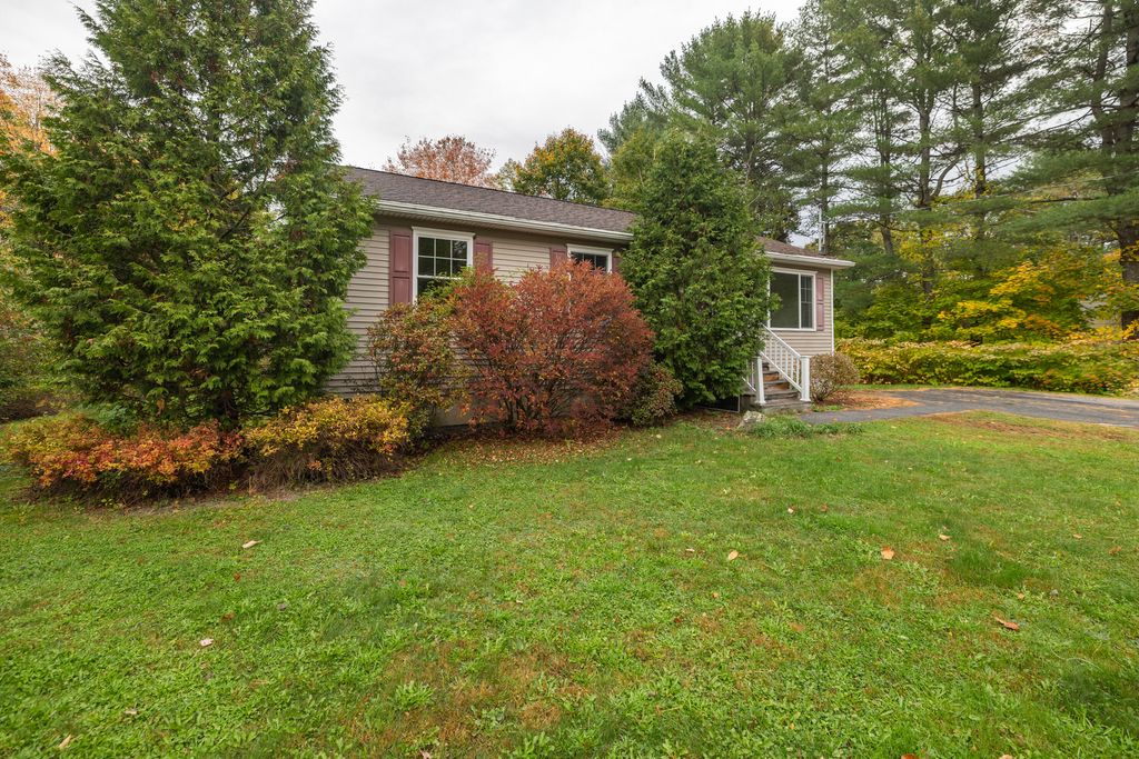 Photo of 11 Alec Street, Lewiston, ME 04240 (MLS # 1641470)