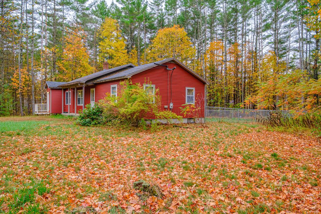 Photo of 19 Mountain View Circle, Bethel, ME 04217 (MLS # 1640814)