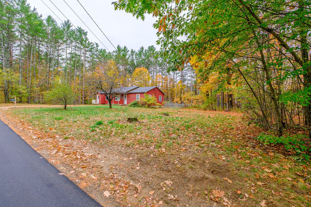 Photo of 19 Mountain View Circle, Bethel, ME 04217 (MLS # 1640814)