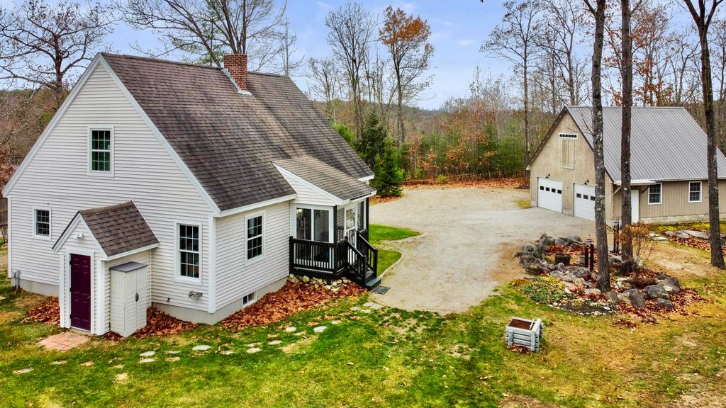 Photo of 389 Pleasant Street, Mechanic Falls, ME 04256 (MLS # 1642914)