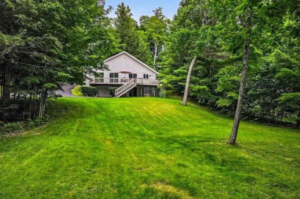 Photo of 87 Maple Ridge Drive, Monmouth, ME 04259 (MLS # 1655381)