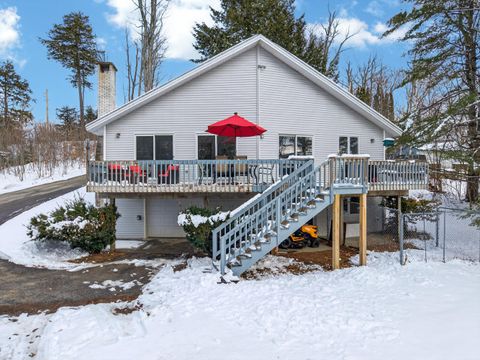 Photo of 87 Maple Ridge Drive, Monmouth, ME 04259 (MLS # 1655381)