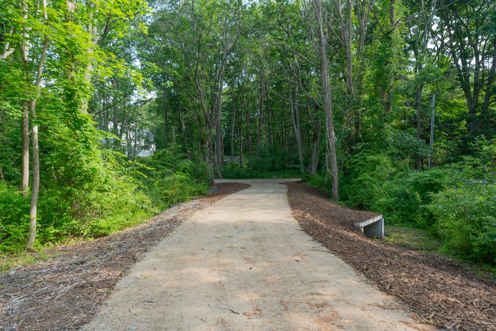 Photo of 2A Ivy Lane, Kennebunkport, ME 04046 (MLS # 1652335)