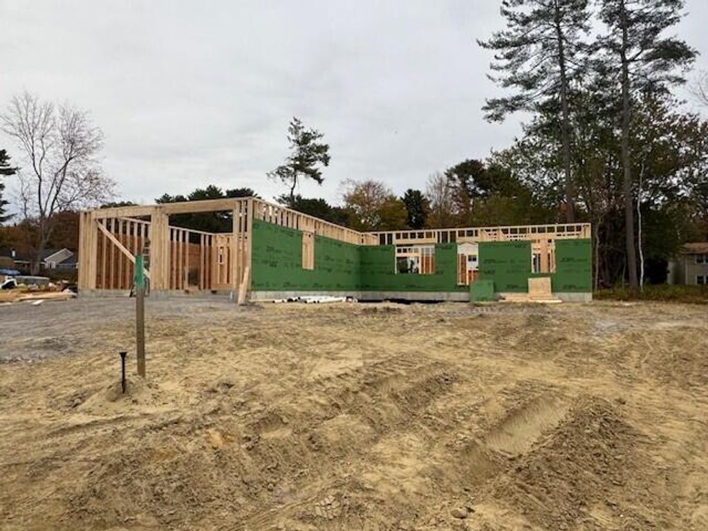 Photo of 19 Forest Glen Lane, Topsham, ME 04086 (MLS # 1640696)