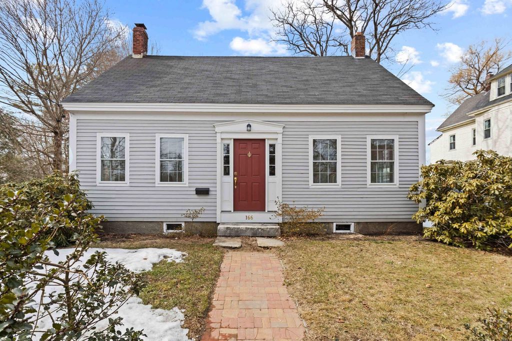 Photo of 166 E Main Street, Yarmouth, ME 04096 (MLS # 1654445)