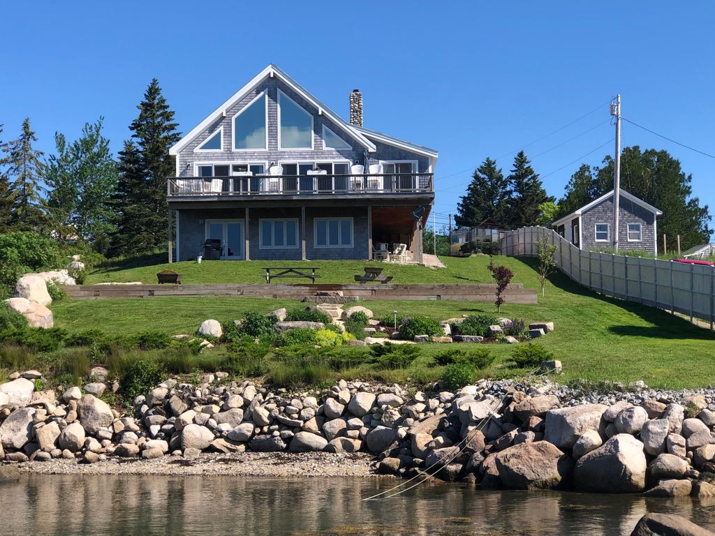 Photo of 28 City Point Road, Vinalhaven, ME 04863 (MLS # 1657206)