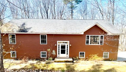 Photo of 6 Eisenhower Court, Naples, ME 04055 (MLS # 1660649)
