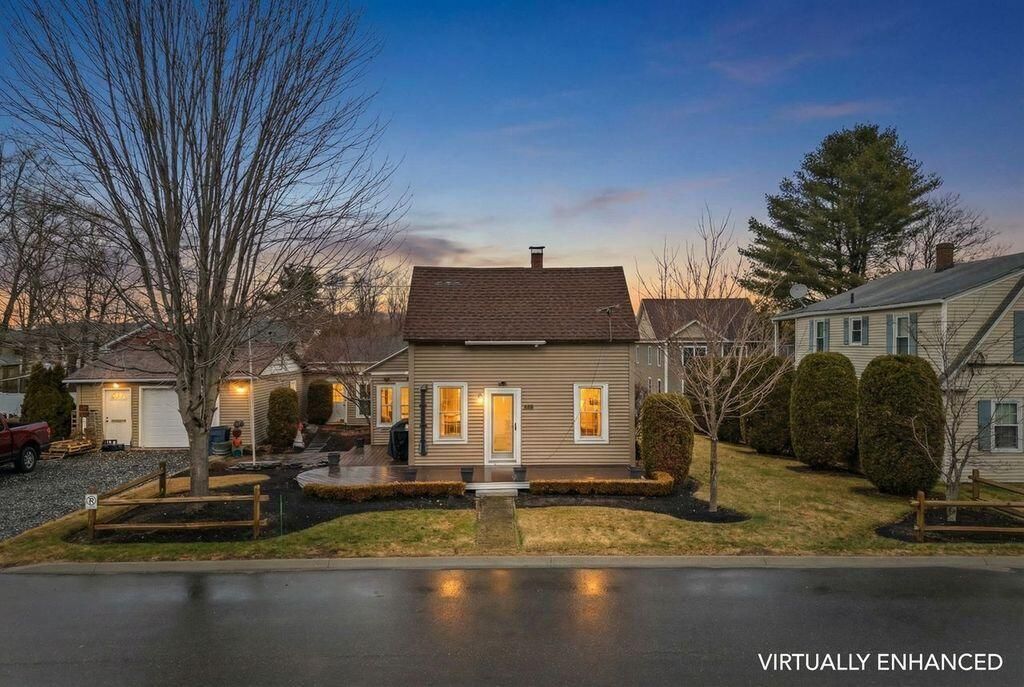 Photo of 166 Warren Avenue, Lewiston, ME 04240 (MLS # 1657036)