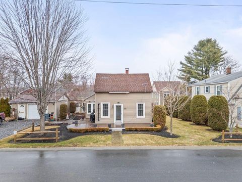 Photo of 166 Warren Avenue, Lewiston, ME 04240 (MLS # 1657036)