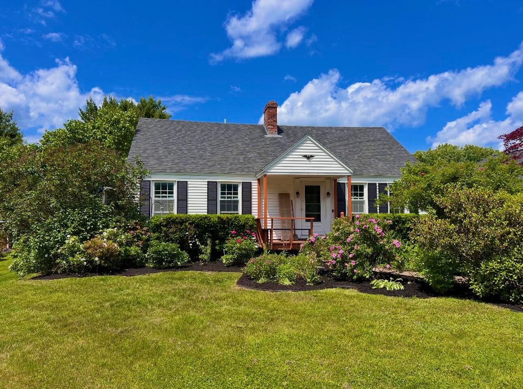 Photo of 2897 Route 2, Hermon, ME 04401 (MLS # 1654426)