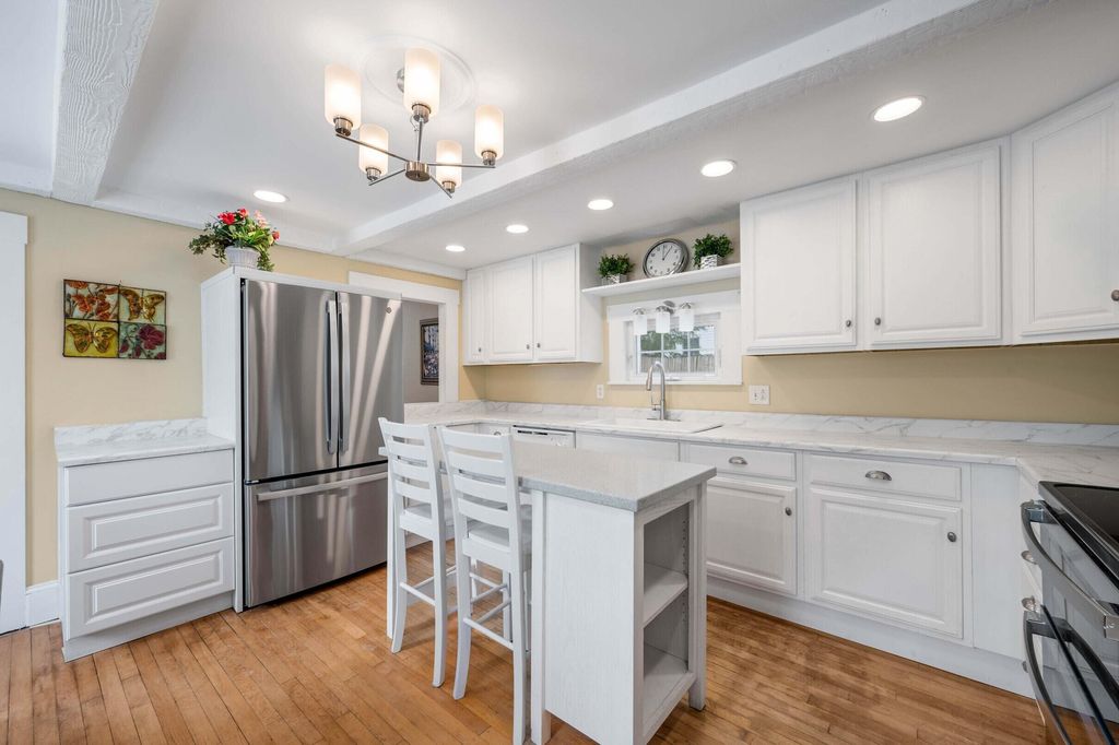 Photo of 140 Pleasant Street, Richmond, ME 04357 (MLS # 1646600)