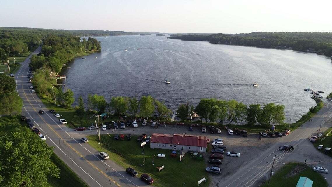1380 Lakeview Drive