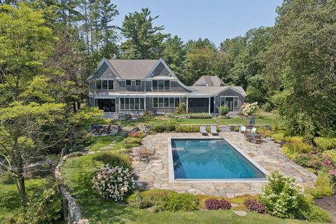 Photo of 109 Foreside Road, Falmouth, ME 04105 (MLS # 1638890)