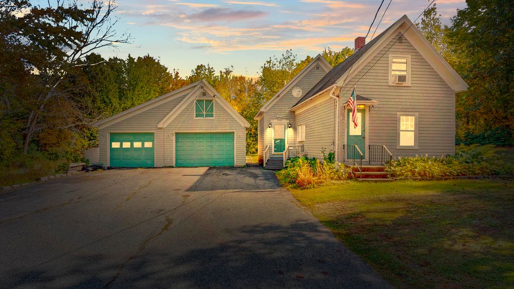 Photo of 105 Hogan Road, Lewiston, ME 04240 (MLS # 1639171)