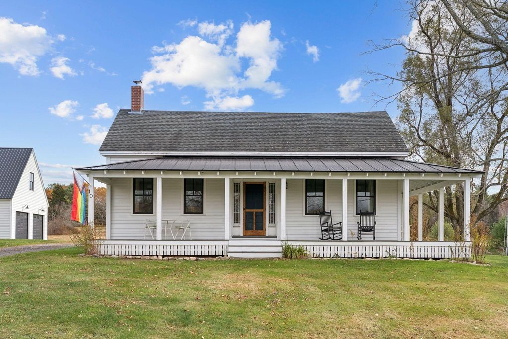 Photo of 10 Round Hill Lane, Brunswick, ME 04011 (MLS # 1652935)