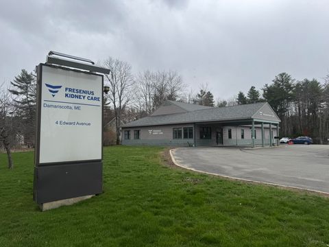 Photo of 4 Edwards Avenue, Damariscotta, ME 04543 (MLS # 1658690)