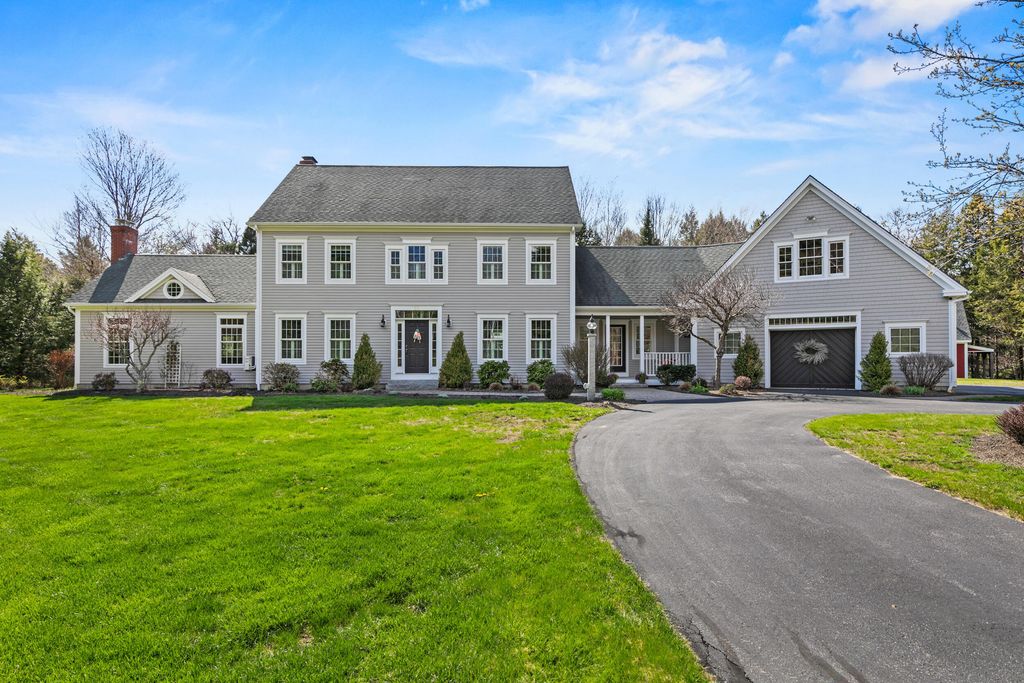 Photo of 23 Porcupine Ridge Way, Cumberland, ME 04021 (MLS # 1661000)