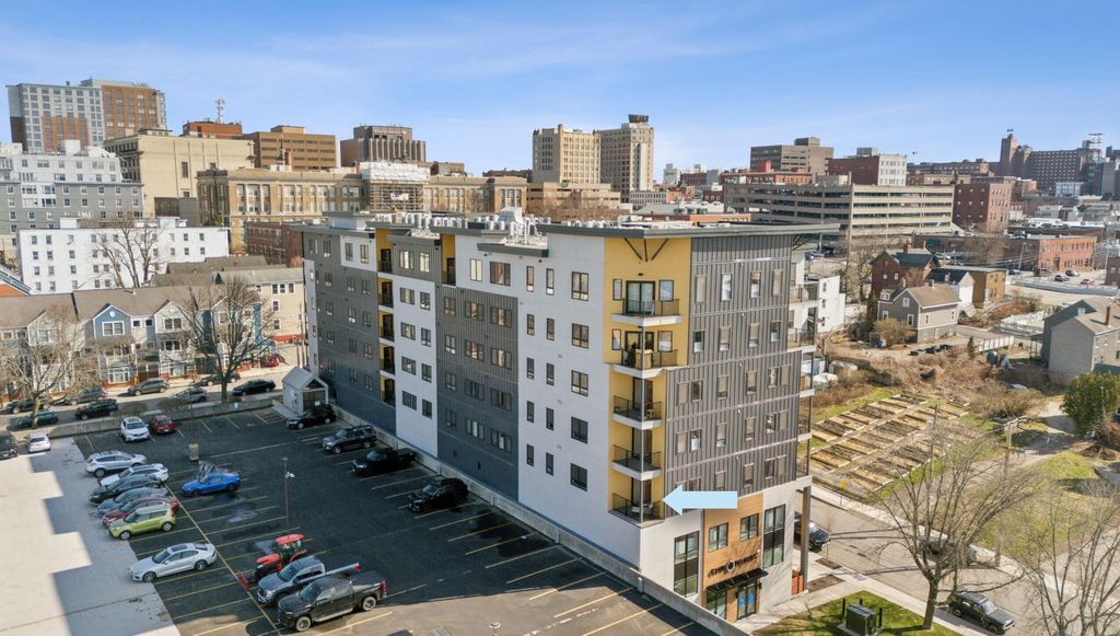 Photo of 75 Chestnut Street #307, Portland, ME 04102 (MLS # 1657140)