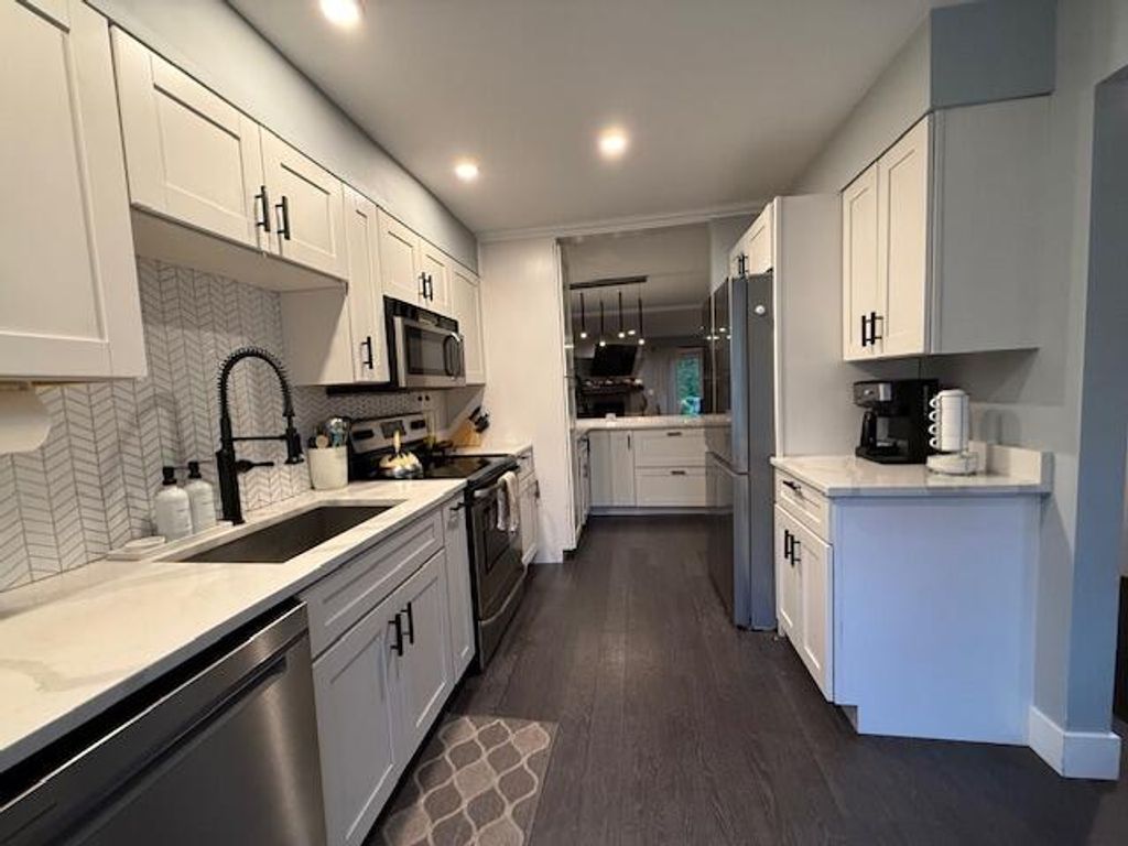 Photo of 10 Cresfield Terrace #4304, Portland, ME 04103 (MLS # 1639073)