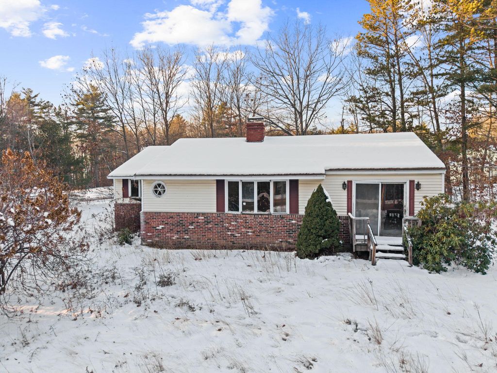 Photo of 101 School Street, Berwick, ME 03901 (MLS # 1645873)