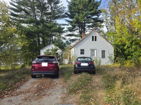 Photo of 14 Mckinnon Street, Auburn, ME 04210 (MLS # 1640950)