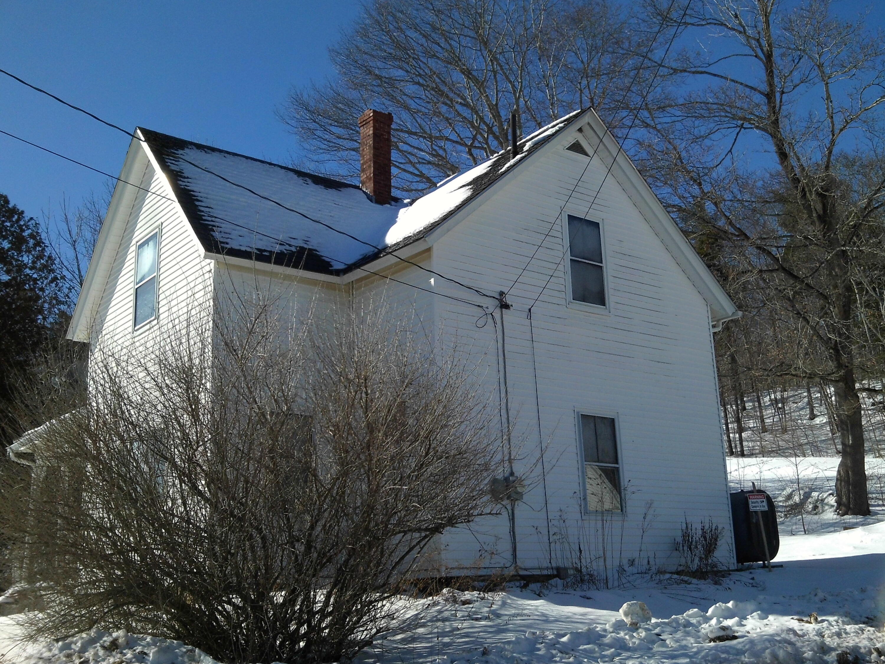 1025 Commercial Street