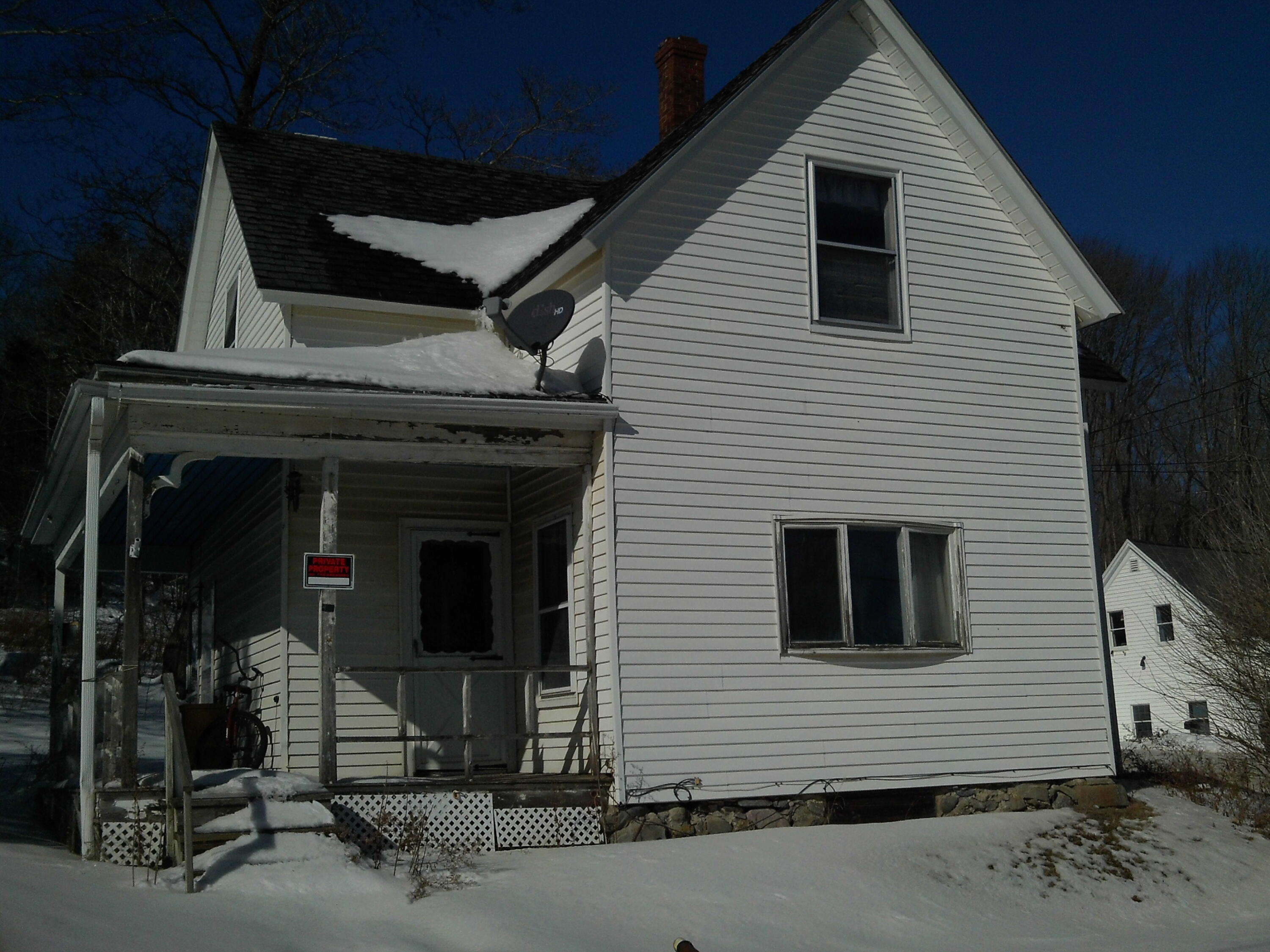 1025 Commercial Street