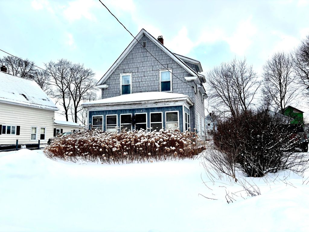 Photo of 34 Lincoln Street, Millinocket, ME 04462 (MLS # 1650438)
