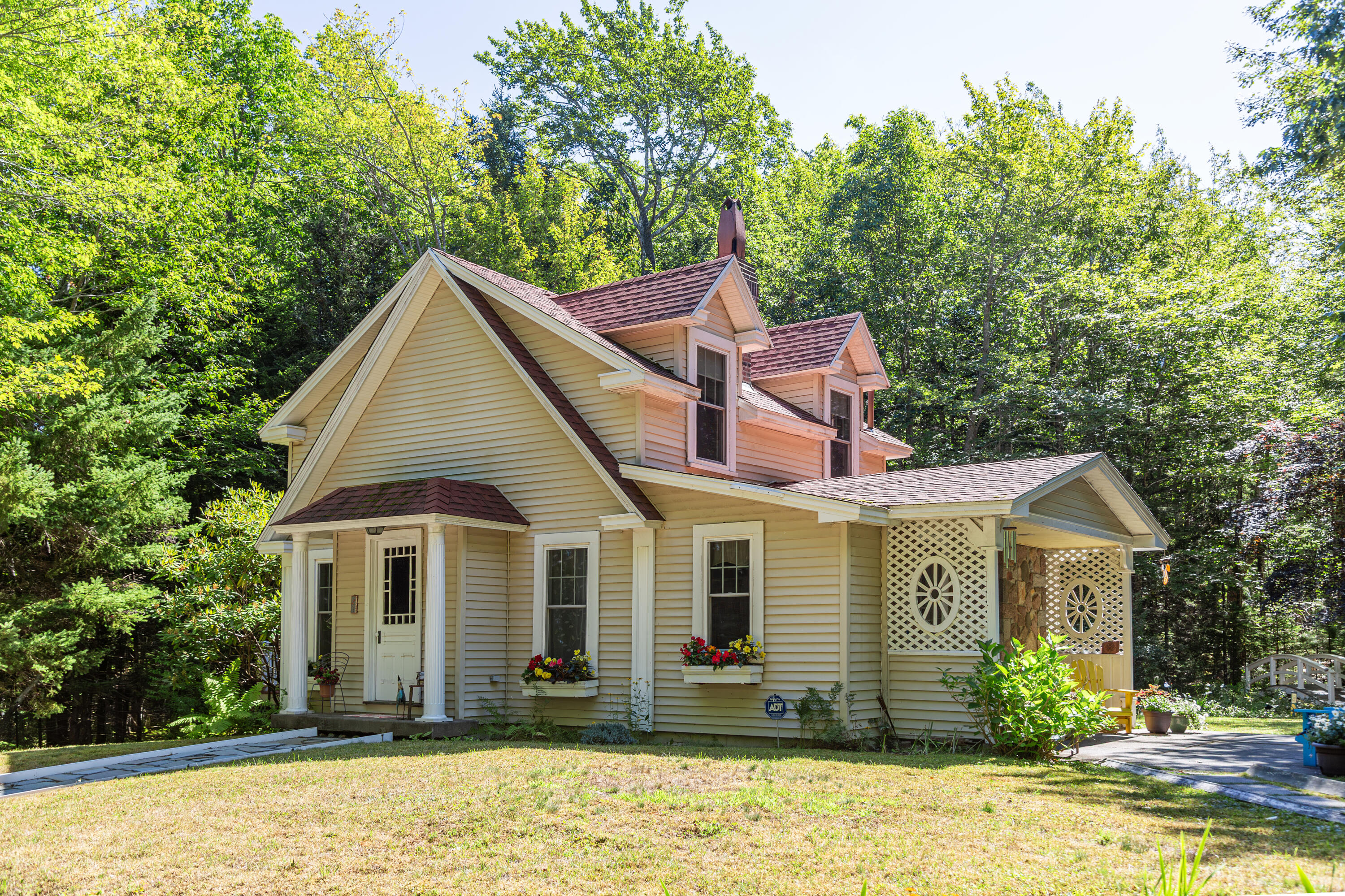 102 Degregoire Park 2