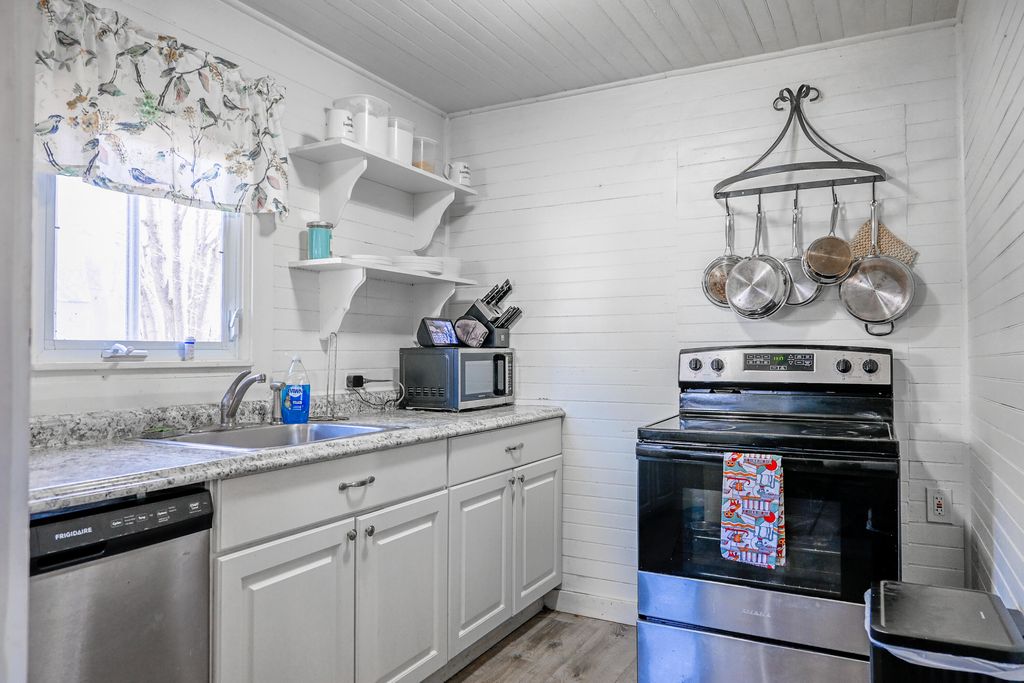 Photo of 5 Hazen Street, Norway, ME 04268 (MLS # 1659674)
