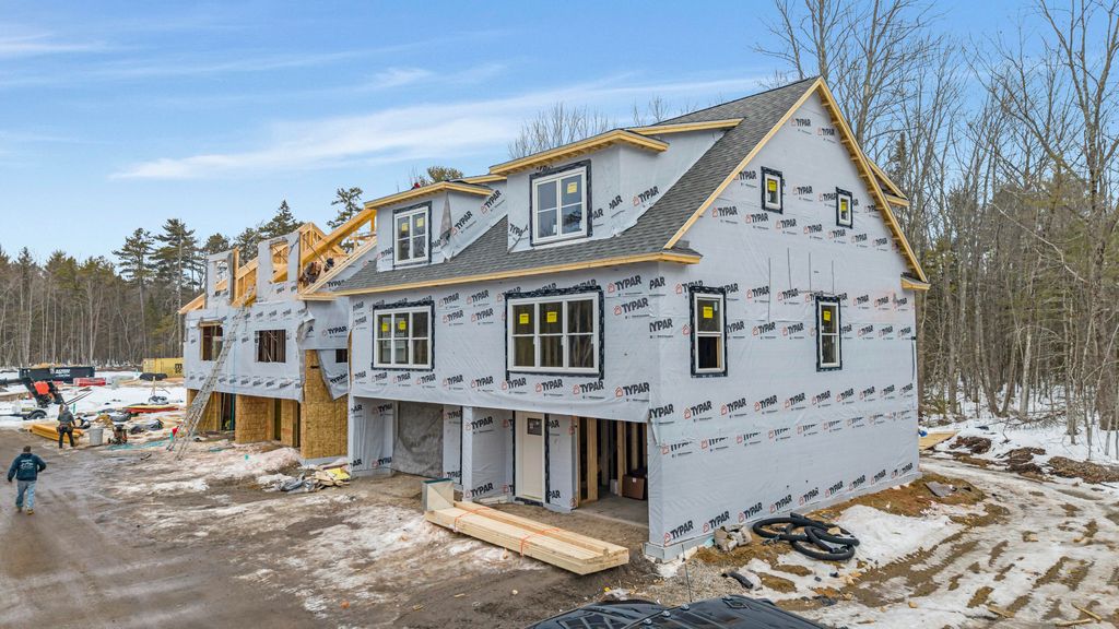 Photo of 11 Creekside Court #6, Kennebunk, ME 04043 (MLS # 1653726)