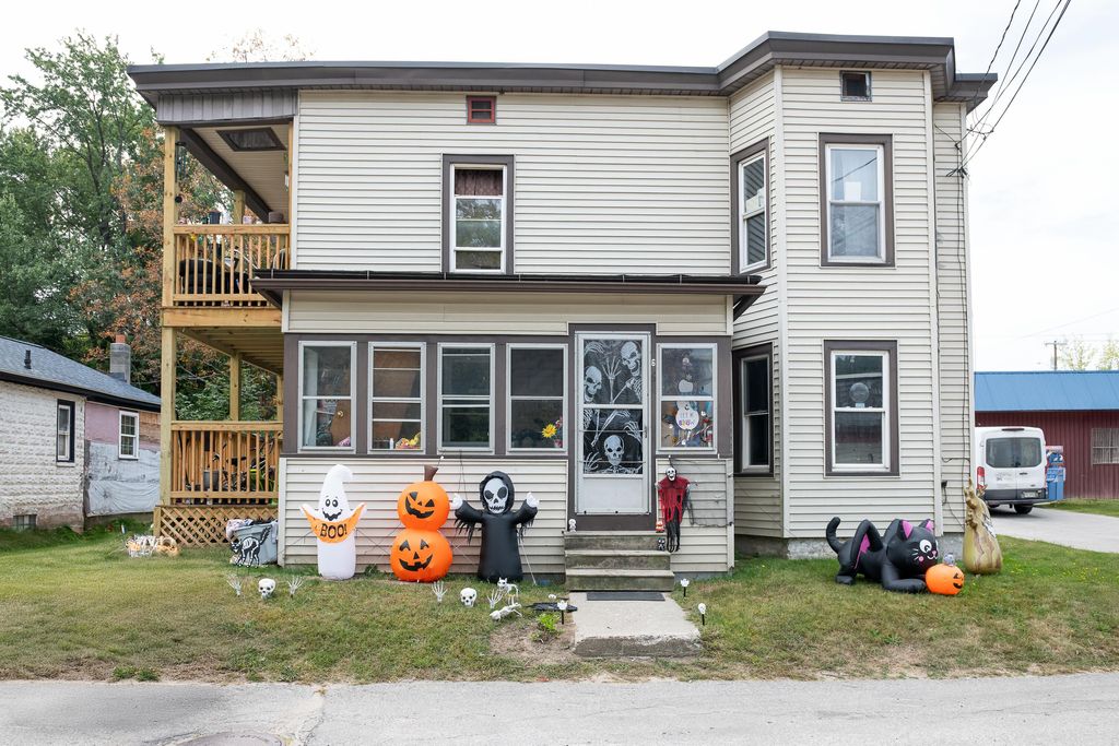 Photo of 6 Dix Avenue, Mexico, ME 04257 (MLS # 1652532)