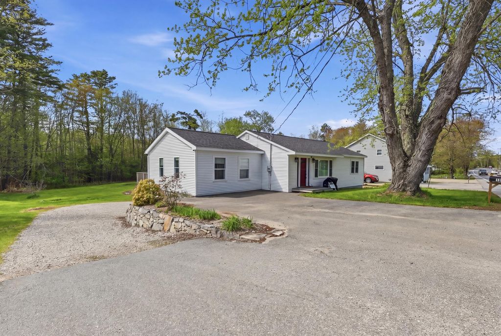 Photo of 188 Middlesex Road, Topsham, ME 04086 (MLS # 1662586)